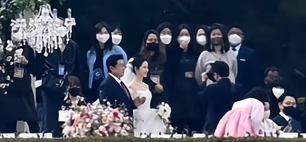 偶像劇照進現實!玄彬孫藝珍婚紗照曝光,網友稱讚有夫妻相
