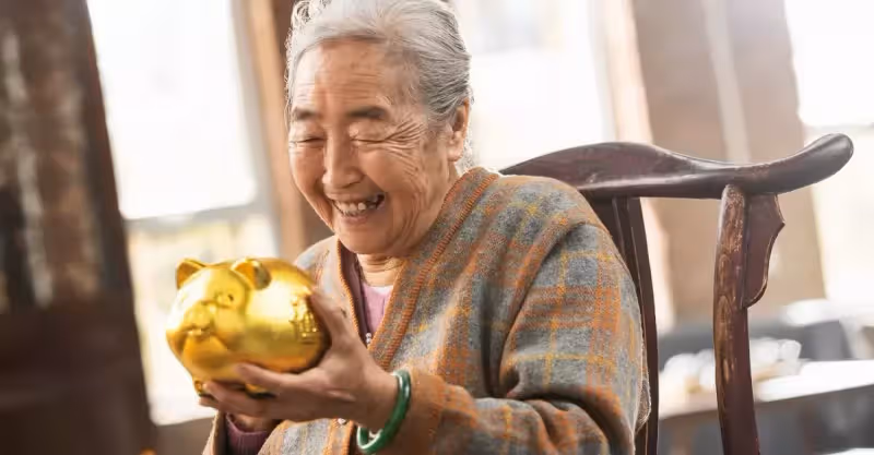 老人該不該把存款交給子女？這位老人的做法聰明又有效