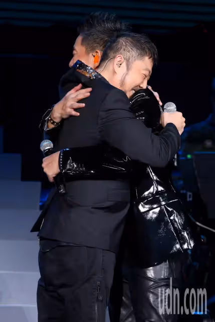 師徒情深!任賢齊靠一曲翻紅「成功離不開恩師」銘記在心「恩師被騙光財產」他霸氣伸援手:沒有他沒有我