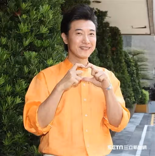 視力剩0.1!陳鴻身體壞了了「1天吞6顆止痛藥」苦撐 近況曝光「54歲樂當職業媽寶」嘆:以前不知拼什麼