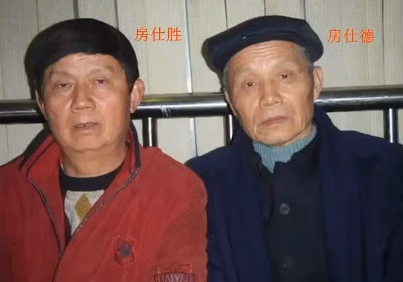 成龍同母異父的姐姐：早年被生母拋棄，如今住成龍買的澳洲豪宅，為成龍母親養老送終