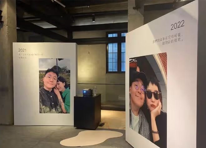 知名童星郝劭文求婚現場曝光，單膝跪地送上鑽戒，女方長相清秀