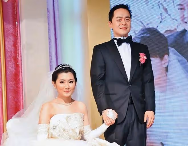 Selina小男友首曝正臉!皮膚白皙外形稚嫩,兩人相差7歲感情甜蜜