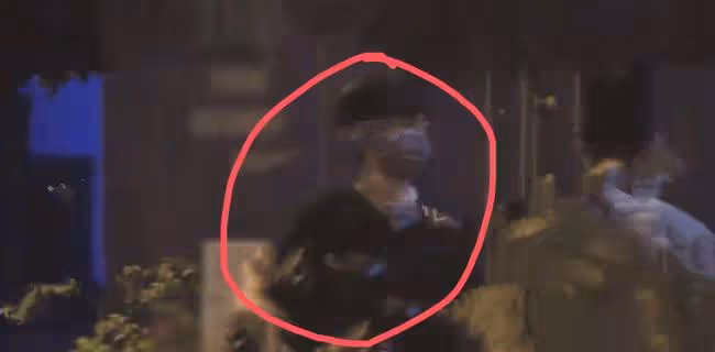 33歲男星戀情曝光！與神秘女子連續兩晚見面，當街牽手摟抱太親密