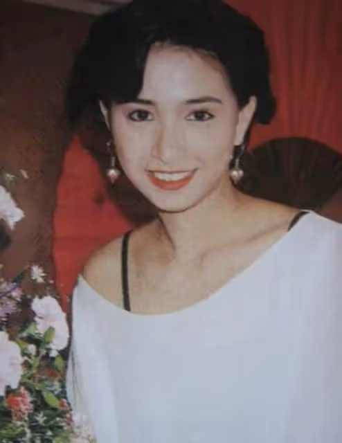 60歲歌神老了！張學友與港姐同框模樣滄桑，看不出比曾志偉小8歲