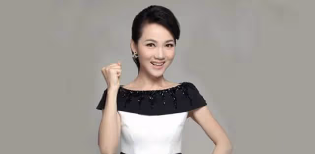周群：與郭德綱傳緋聞，被大張偉調侃打美容針，老公身份至今是謎