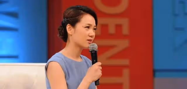 周群：與郭德綱傳緋聞，被大張偉調侃打美容針，老公身份至今是謎