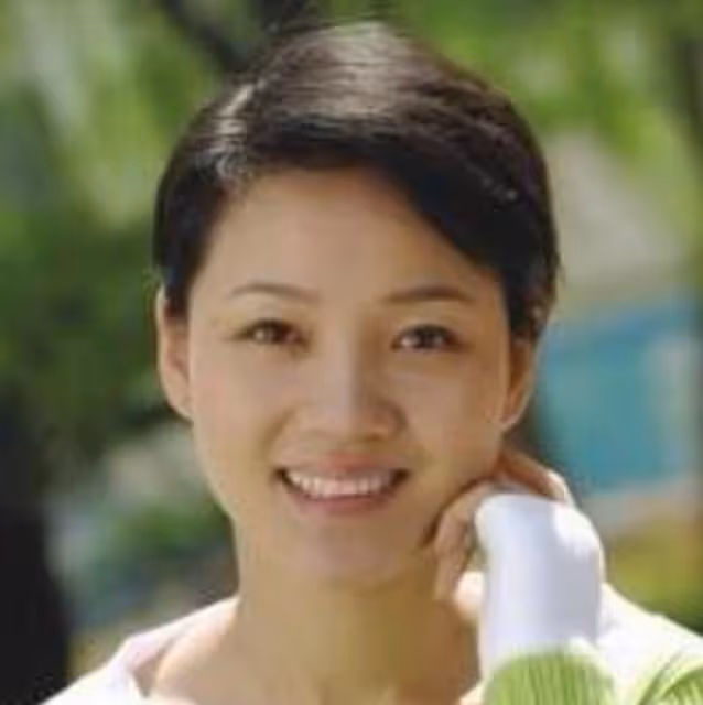 周群：與郭德綱傳緋聞，被大張偉調侃打美容針，老公身份至今是謎