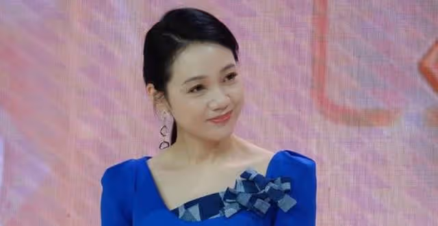 周群：與郭德綱傳緋聞，被大張偉調侃打美容針，老公身份至今是謎