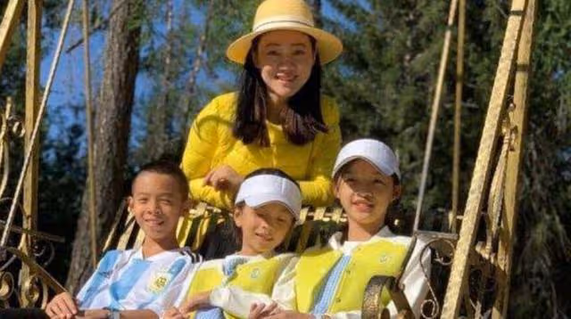 周群：與郭德綱傳緋聞，被大張偉調侃打美容針，老公身份至今是謎