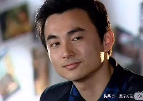 曾經爆紅的情景喜劇「開心公寓」，演員們現在都怎麼樣了