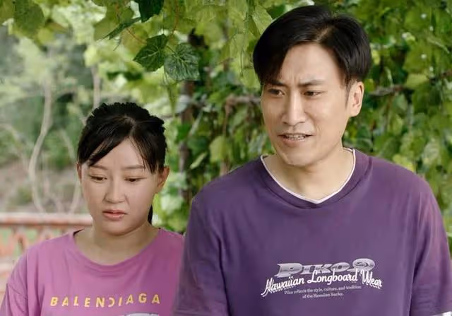 「富二代」吳雲飛：趙本山的徒弟，投資吳京的電影，把金條當盆栽