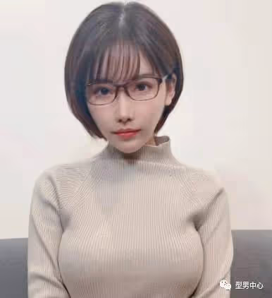 帥氣肌肉男「下海」掙外快，吸引女演員主動合作，一個月狂拍60部...