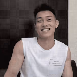 帥氣肌肉男「下海」掙外快，吸引女演員主動合作，一個月狂拍60部...