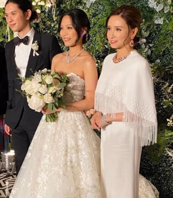 眾星盛裝出席婚宴，張學友與乾妹妹同框心情好，陳百祥夫婦秀恩愛