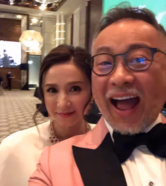 眾星盛裝出席婚宴，張學友與乾妹妹同框心情好，陳百祥夫婦秀恩愛