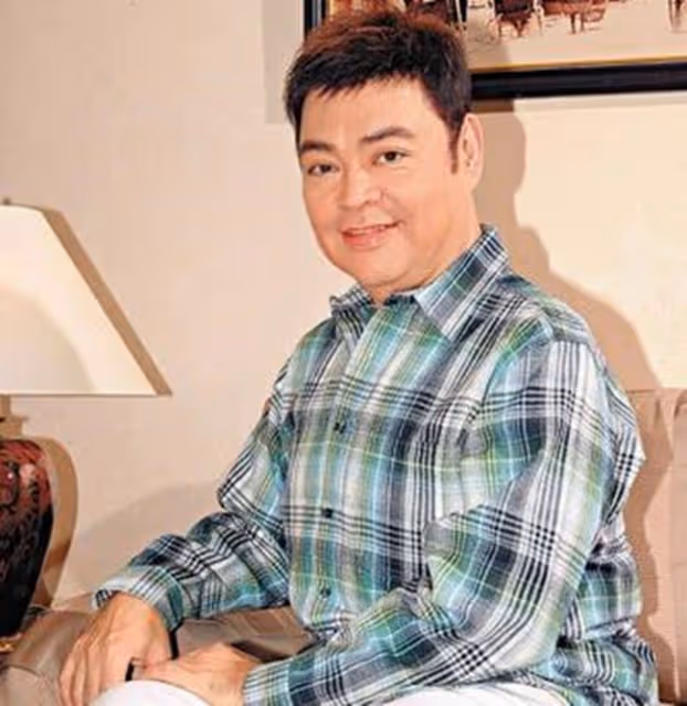 知名歌手張偉文病痛纏身，經紀人承諾照顧一生，親生兒子從未露面