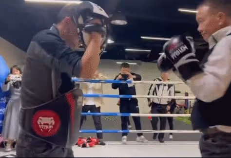 64歲萬梓良為新戲練拳，出拳無力腳步不穩像醉酒，曾自曝疾病纏身