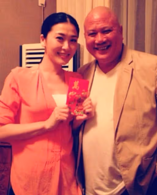 64歲萬梓良為新戲練拳，出拳無力腳步不穩像醉酒，曾自曝疾病纏身