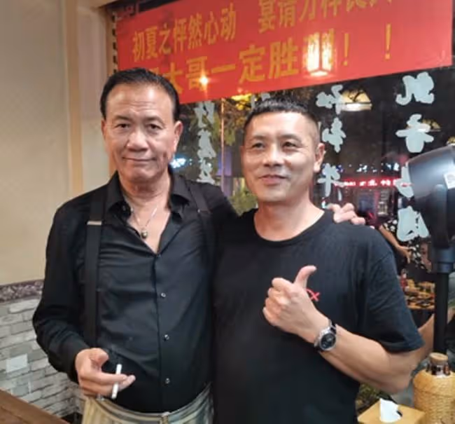 64歲萬梓良為新戲練拳，出拳無力腳步不穩像醉酒，曾自曝疾病纏身