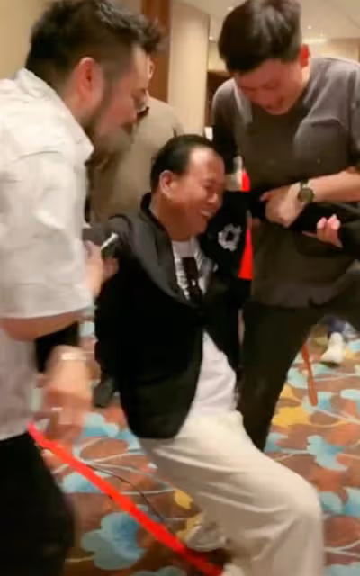 64歲萬梓良為新戲練拳，出拳無力腳步不穩像醉酒，曾自曝疾病纏身