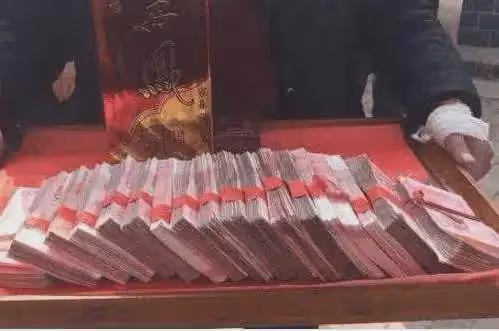 結婚婆家給二十萬彩禮，婚後第二天婆婆問我要回彩禮