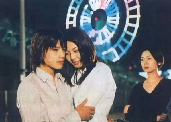 16歲女孩打敗王菲，成為亞洲最賺錢藝人：她一開口，就成了神話