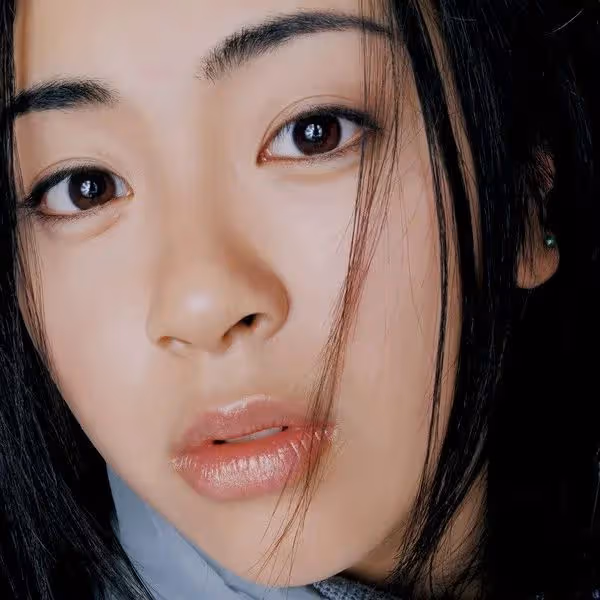16歲女孩打敗王菲，成為亞洲最賺錢藝人：她一開口，就成了神話