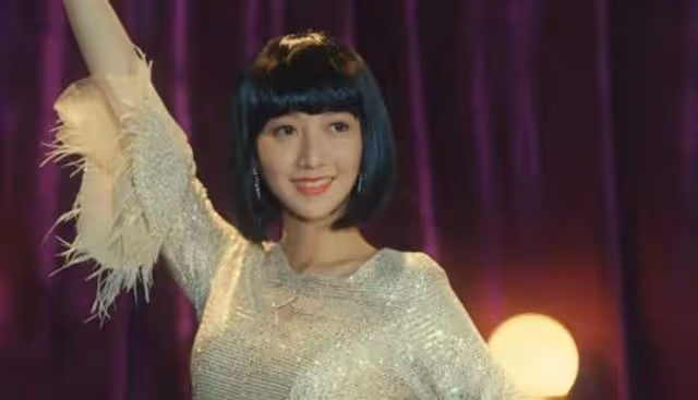 厲害！TVB小花何依婷新劇中挑戰分飾三角，靠神態區分相當考演技
