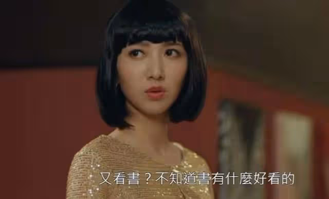 厲害！TVB小花何依婷新劇中挑戰分飾三角，靠神態區分相當考演技