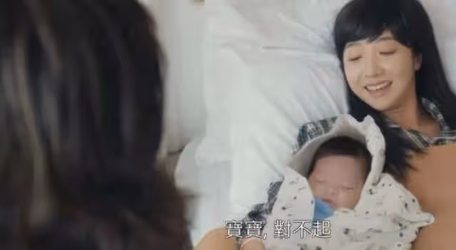厲害！TVB小花何依婷新劇中挑戰分飾三角，靠神態區分相當考演技