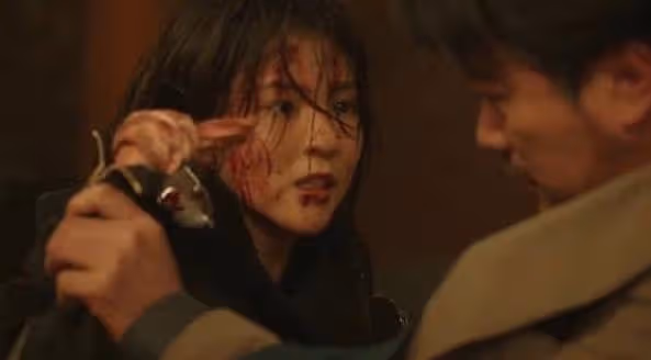 深夜酒店,我趁著同行女孩睡著,敲開一個男人的房門