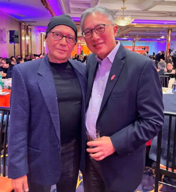 一代巨星尊龍息影14年罕露面，眉毛花白精神好，69歲仍單身無兒女
