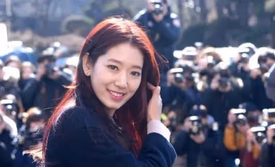 31歲韓星朴信惠未婚先孕卻收穫好評，讓多少中國女星紅了臉？