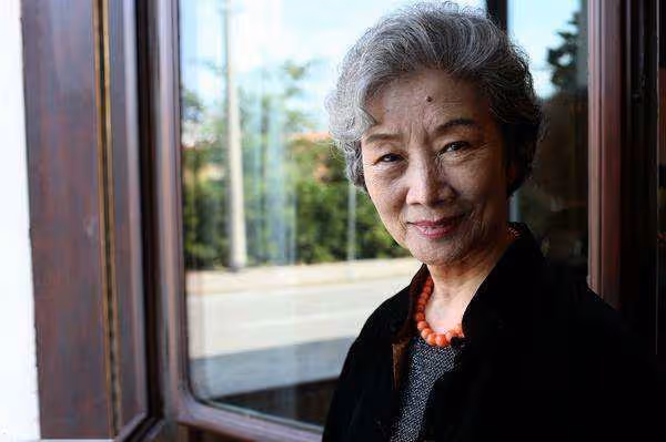 國家一級演員呂中：56歲奪視後，74歲獲國際影后，今81歲咋樣了？