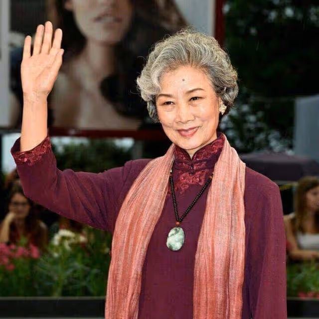 國家一級演員呂中:56歲奪視後,74歲獲國際影后,今81歲咋樣了?