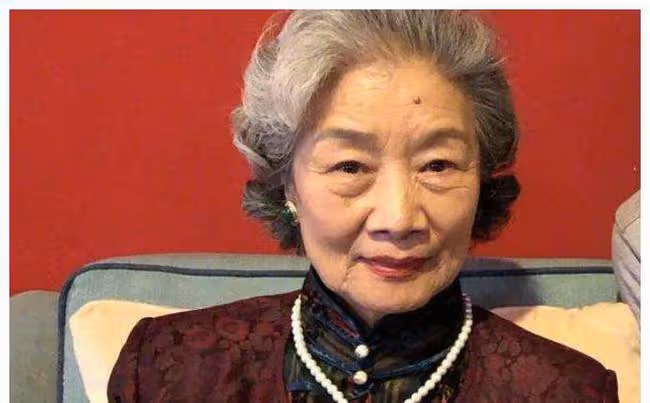 國家一級演員呂中:56歲奪視後,74歲獲國際影后,今81歲咋樣了?