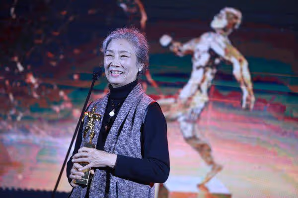 國家一級演員呂中:56歲奪視後,74歲獲國際影后,今81歲咋樣了?