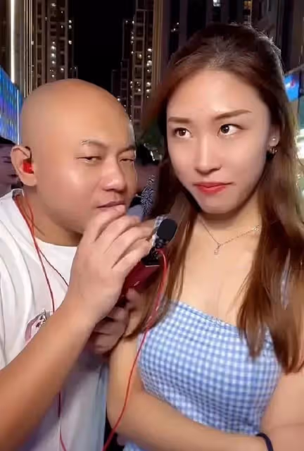 快手逗比馬曉偉出事了，搭訕式戶外直播涉嫌違法