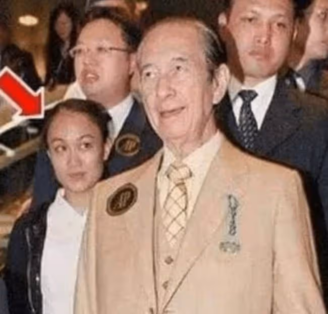 護理賭王賺到一個億，轉身嫁給初戀，生活幸福