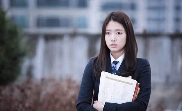 朴信惠結束戀愛長跑，懷孕官宣與男友結婚：過程中迎來寶貴的生命