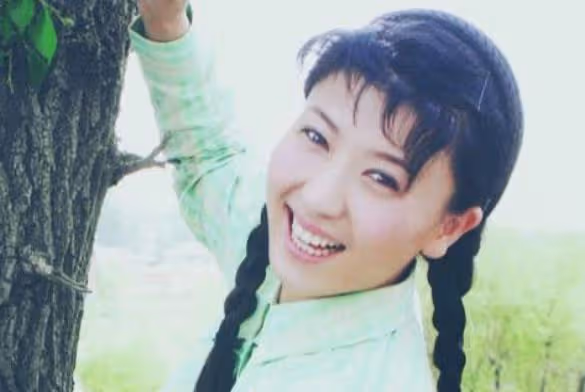 6次登上春晚，與孫儷決裂，45歲意外懷孕，閆學晶的人生有多精彩