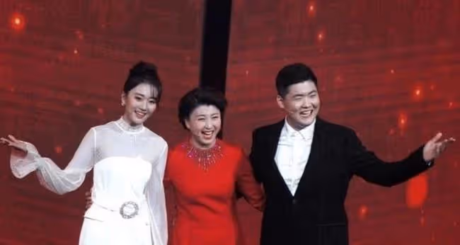 6次登上春晚,與孫儷決裂,45歲意外懷孕,閆學晶的人生有多精彩