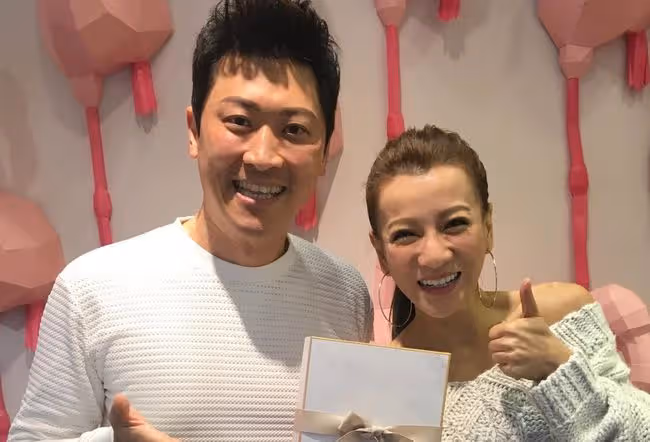 45歲女星恐慌症發作，半夜癱坐陽台嚇壞老公，已前往精神科就醫
