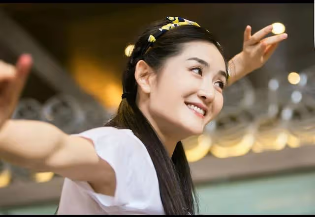 謝娜毀譽參半的人生，沒有何炅的兜底，她能走多遠？