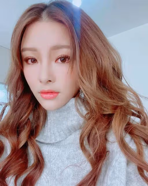 月賺百萬！TVB人氣小花奮鬥9年變小富婆，煲台慶劇曬豪宅巨廳