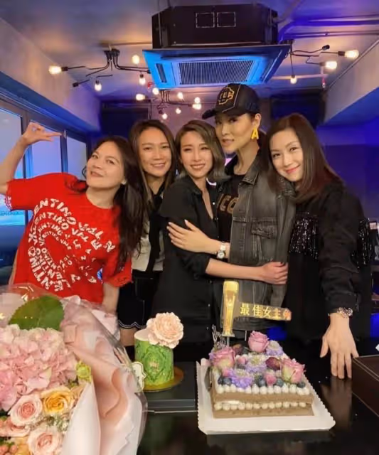 開心！TVB花旦姚子羚與家人慶祝41歲生日，網友關注點在妹妹身上