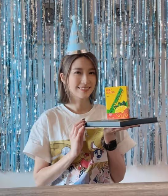 開心！TVB花旦姚子羚與家人慶祝41歲生日，網友關注點在妹妹身上