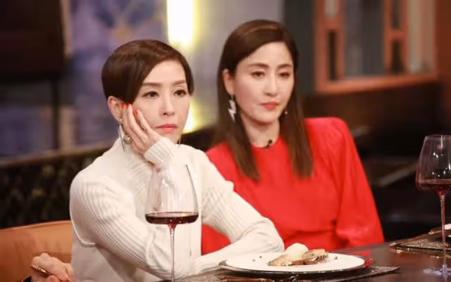 難過！TVB女星伍詠薇罕見談及亡母，傷感痛哭：接受不了媽媽離開