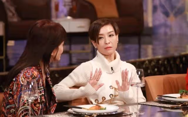 難過！TVB女星伍詠薇罕見談及亡母，傷感痛哭：接受不了媽媽離開